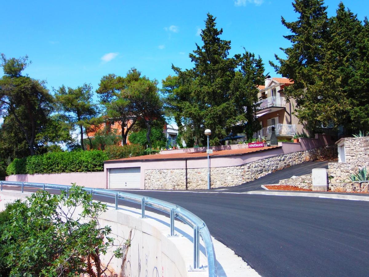 Adrienn Apartments Stari Grad  Exterior photo
